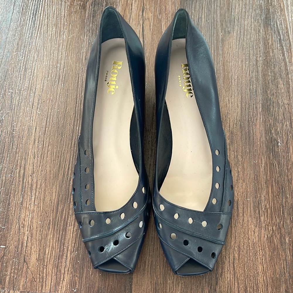 Never worn Rouje wedge heels size 41(fits 9.5)